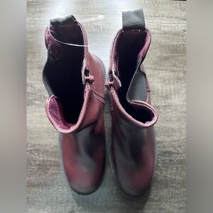 80. Women’s TT unit Chelsea Boot